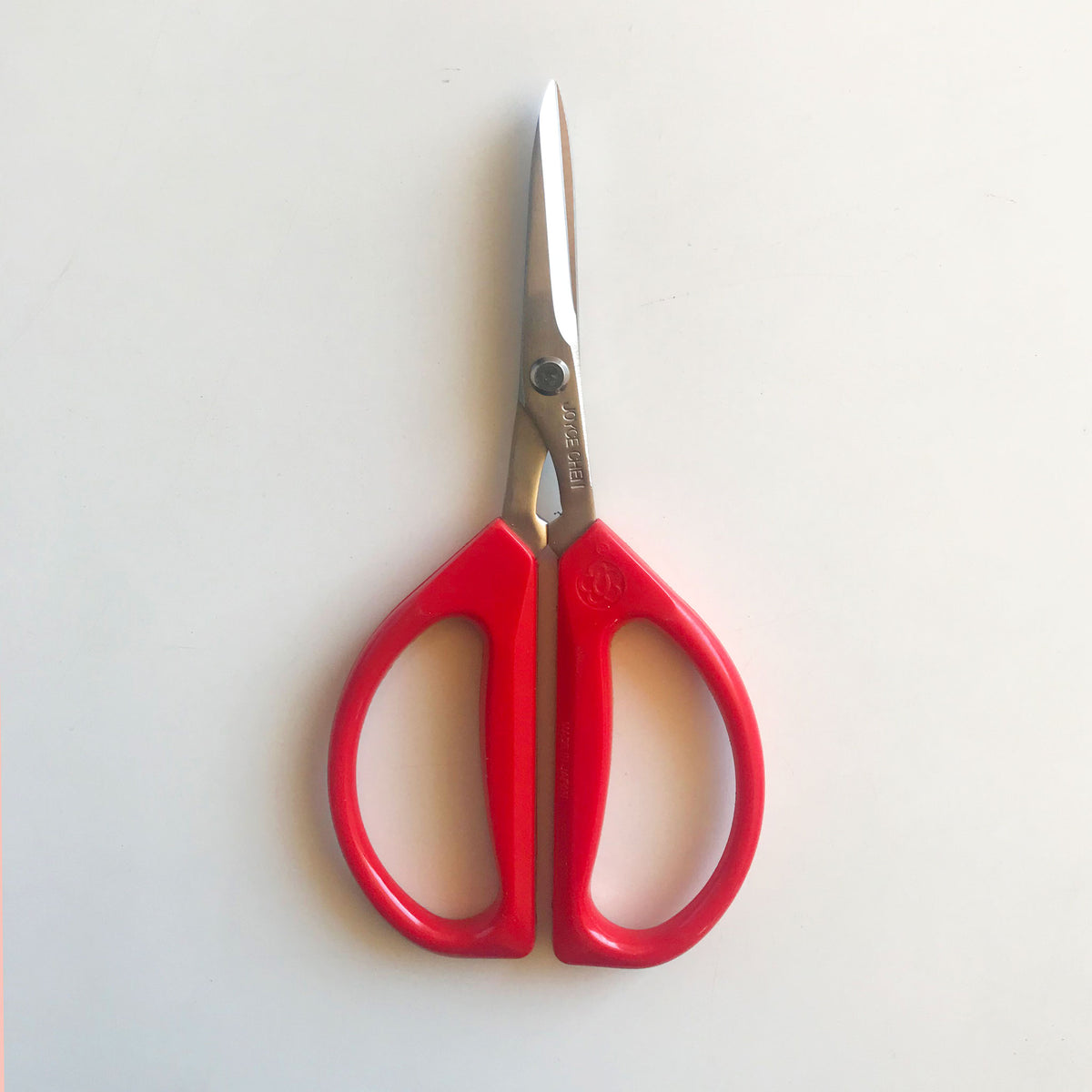 Joyce Chen Unlimited Scissors Now Serving